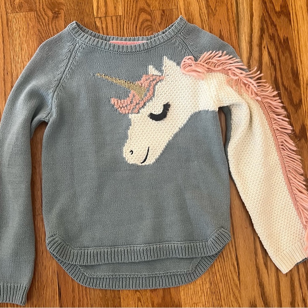 Unicorn sweater size 7/8
